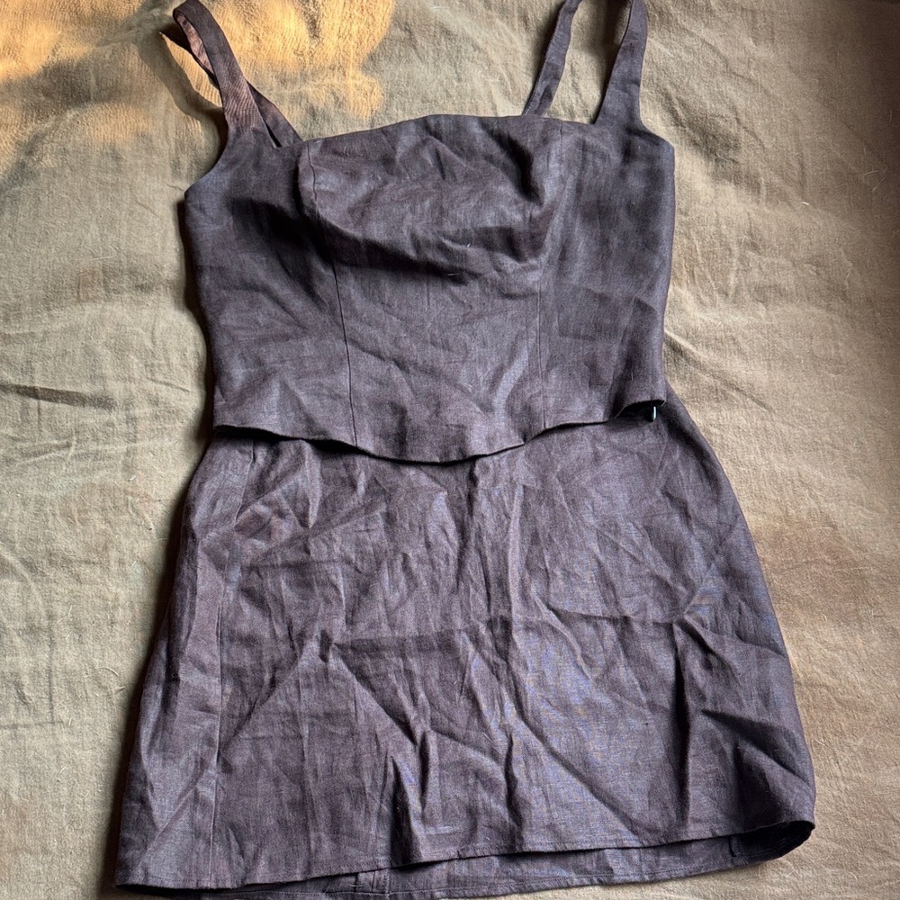 100% linen Reformation two piece skirt and top set in chocolate brown - Size 4